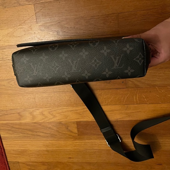 District PM Louis Vuitton Monogram bag - Picture 6 of 7